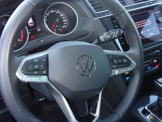 VOLKSWAGEN TIGUAN VOLKSAWGEN TIGUAN-009.jpg